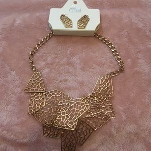 Gold geometric statement necklace